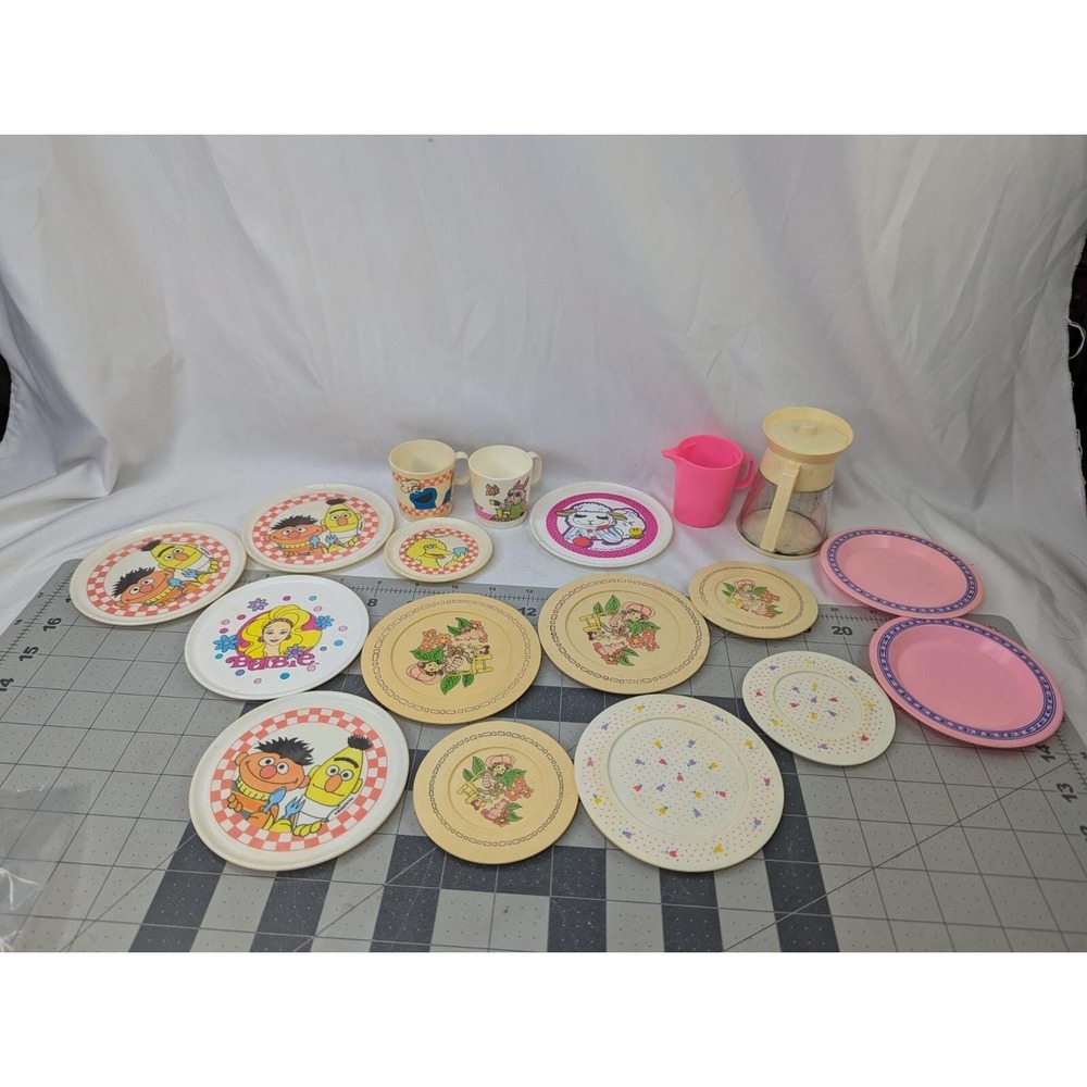 Chilton Plastic Plates Shari‎ Lewis Cup Saucer Coffee Pot Lot